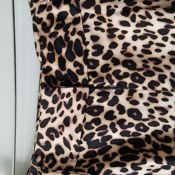 D.F.A. New York Animal Print Skirt - Picture 4 of 8
